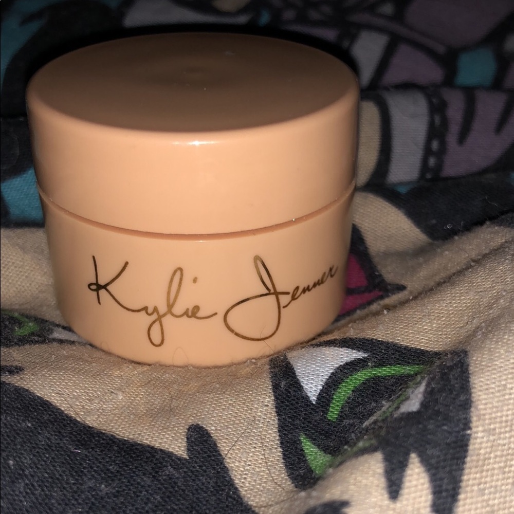 Kylie Cosmetics Ultra Glow in Santorini
